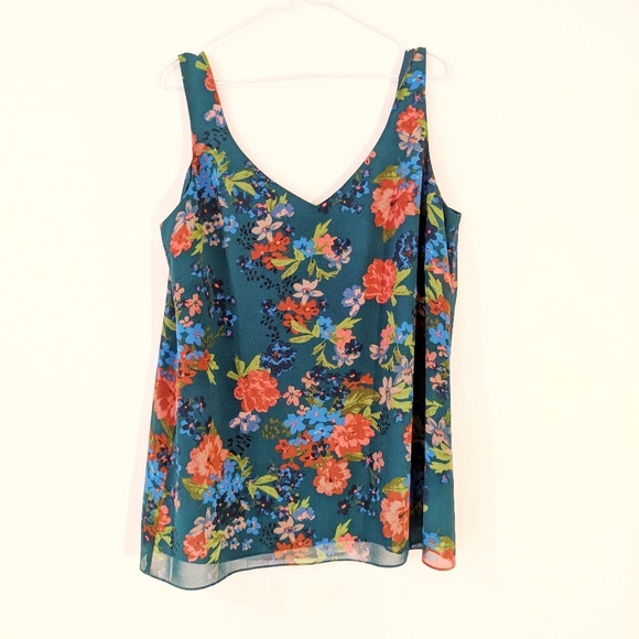 CAbi Tops - NWOT CAbi - Floral Still Life Cami